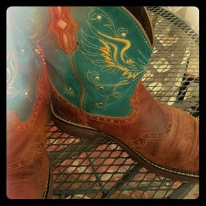 Justin ladies short boots